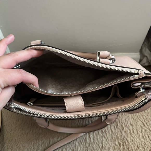 Pink Michael Kors Purse with shoulder strap - Picture 2 of 6